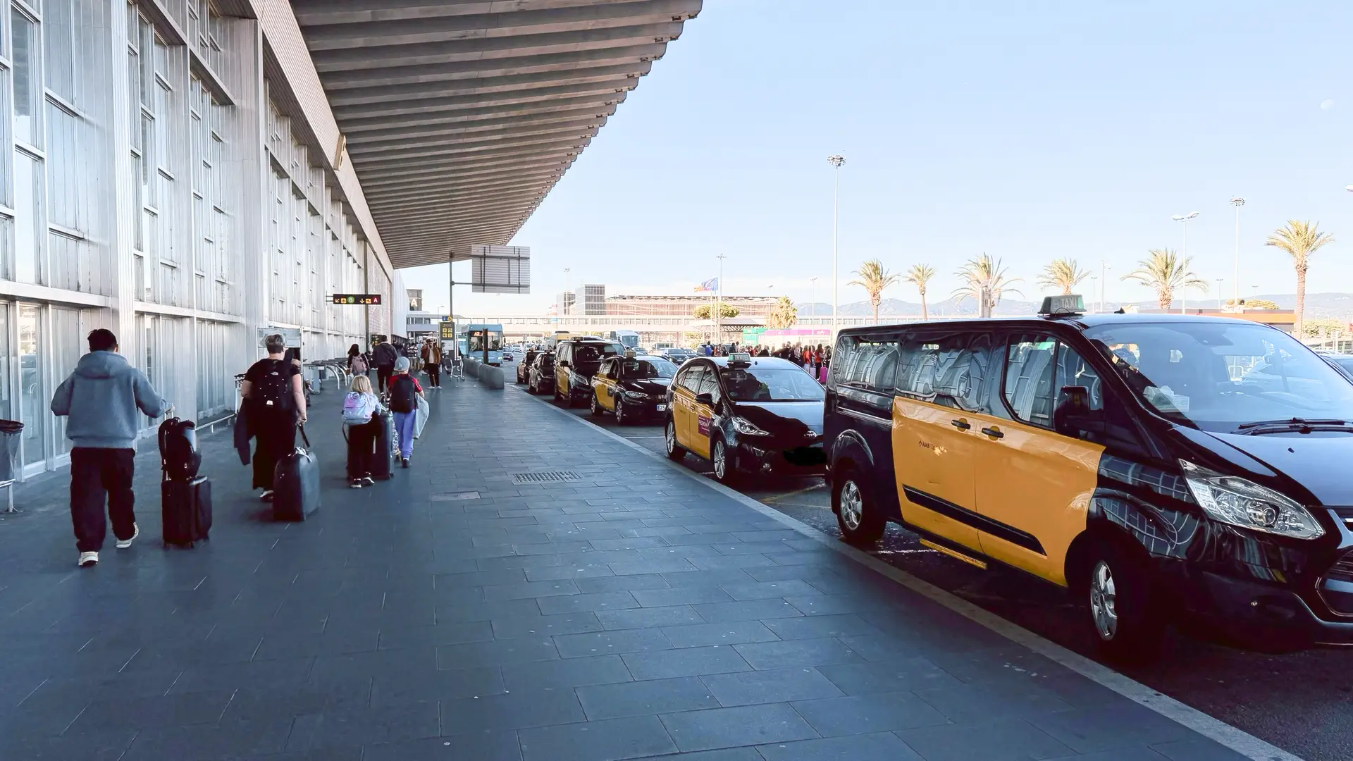 Taxi Van Barcelona Flotte: geräumige Vans in Barcelona